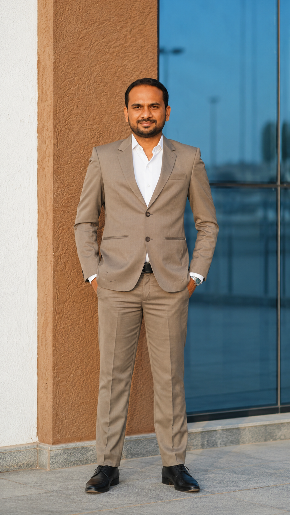 Dr. Het Manani